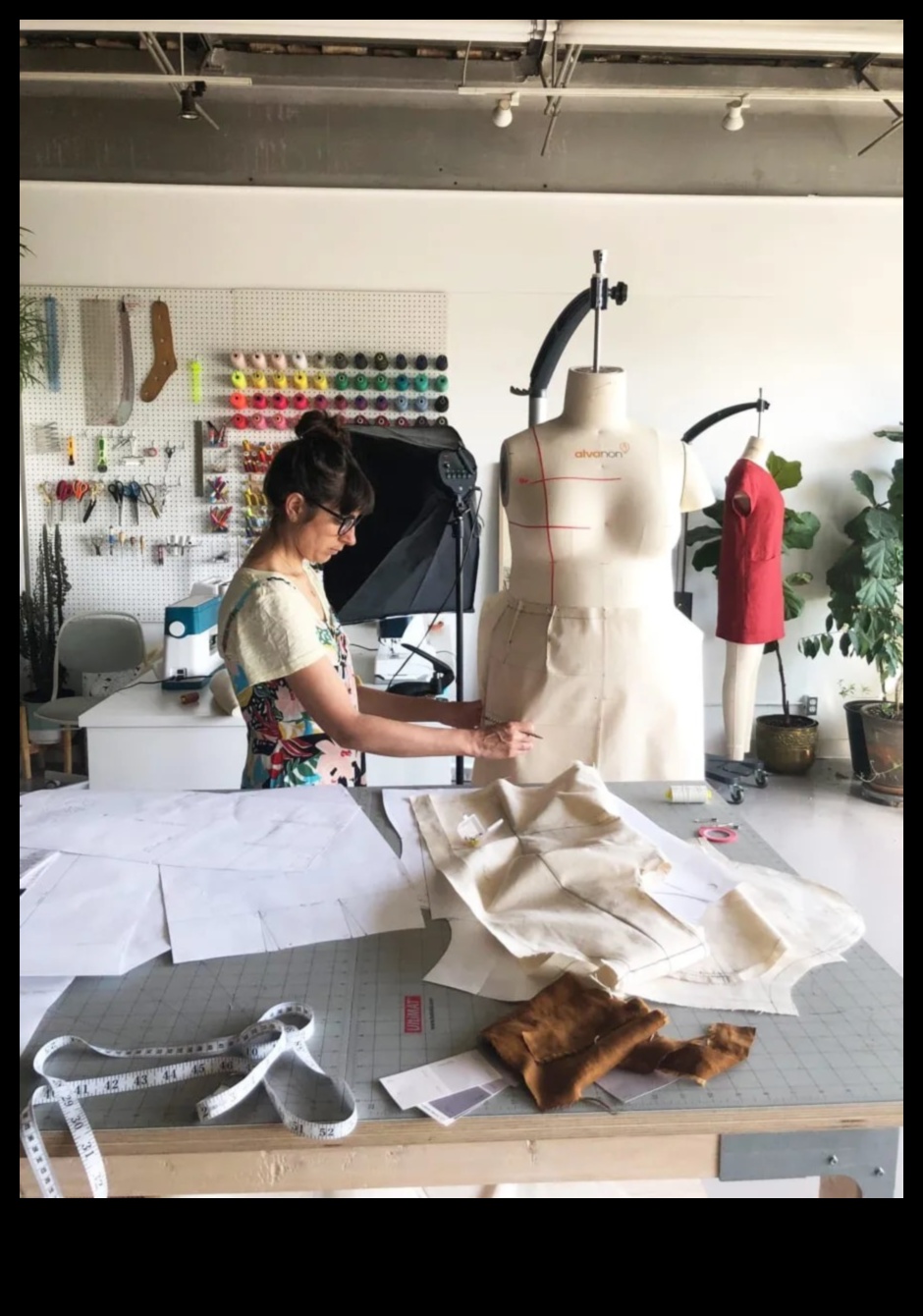 אנין קוטור מדריך לעולם האופנה היוקרתי 4 אנין קוטור: ניווט במעמקי הסגנון הגבוה