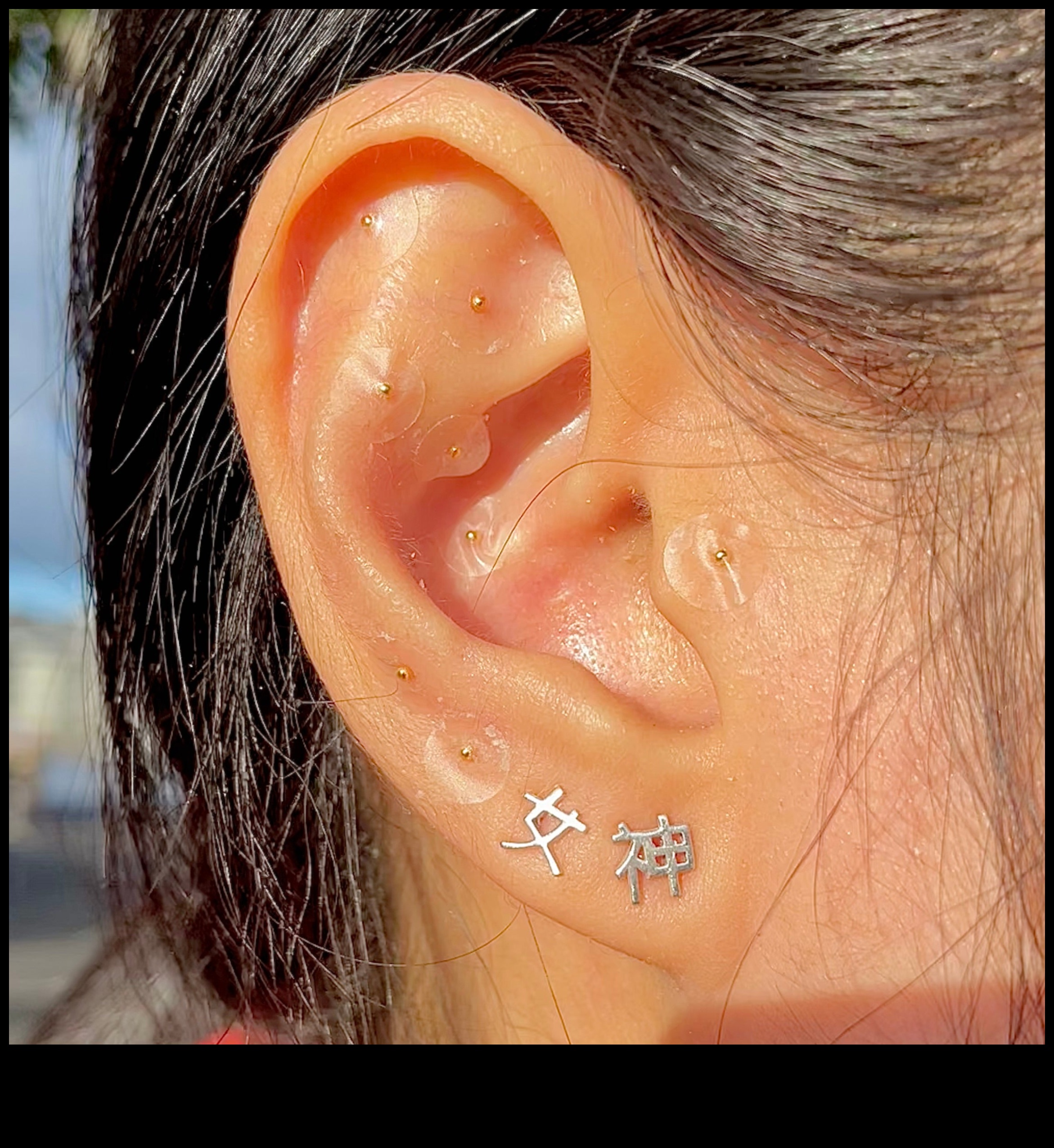 Goddess Glow: ערוץ זוהר אלוהי עם עגילים בהשראת האלה שלנו