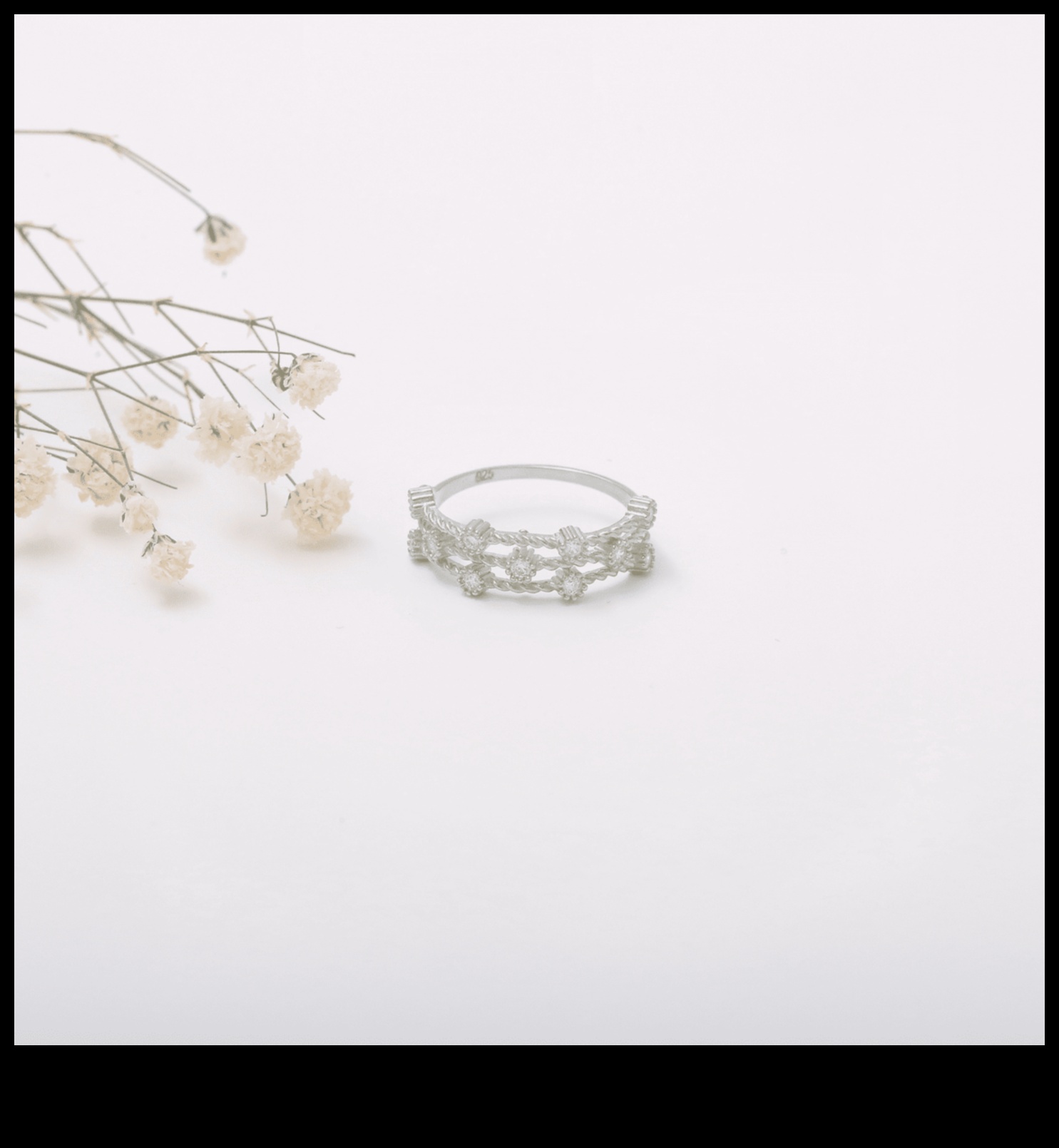 Radiant Reverie מצא את הטבעת המושלמת להשלמת המראה שלך 3 Radiant Reverie: חלום בסטייל עם הטבעות המהממות שלנו