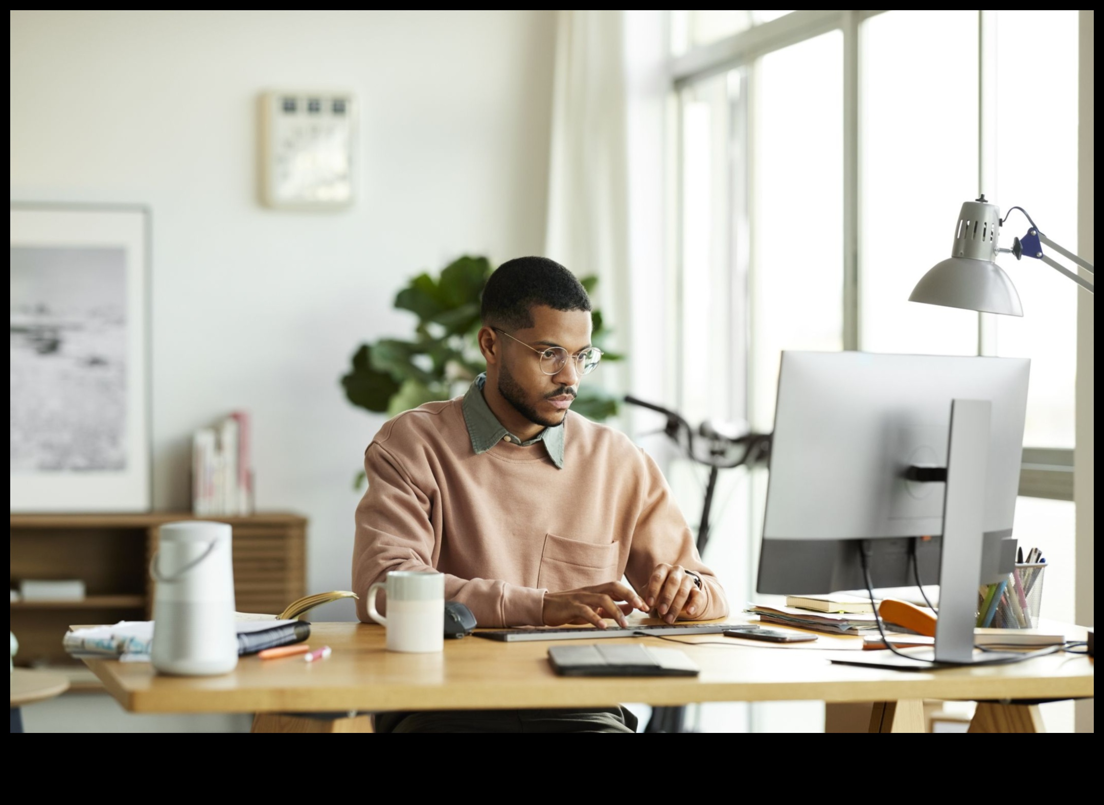 Mobile Office Marvels 5 אביזרים חובה ליצירת סביבת עבודה בכל מקום 4 Mobile Office Marvels: אביזרים ליצירת סביבת עבודה בכל מקום