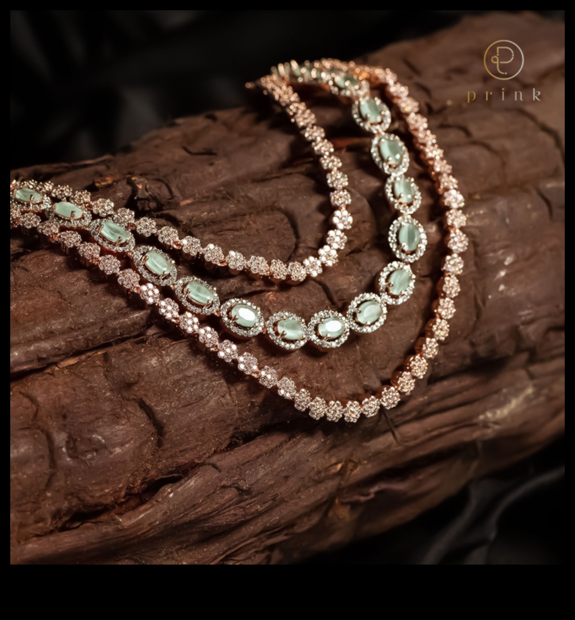 שלווה שמימית: התחבר עם הקוסמוס בקולרים השמימיים שלנו