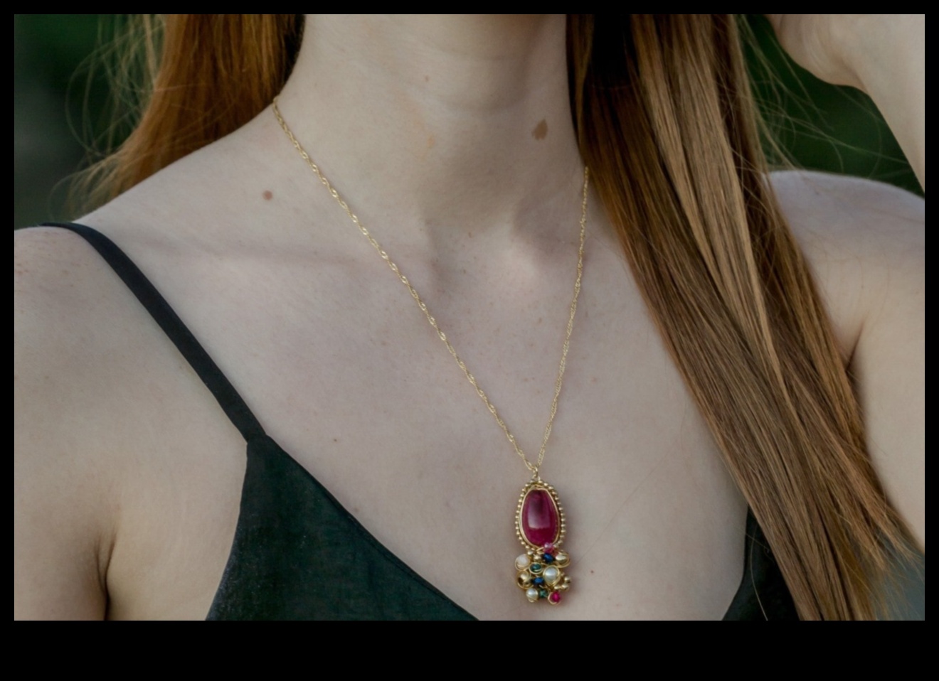 זוהר פשוט: האיר את הסגנון שלך עם אבני חן מינימליסטיות