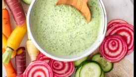 האלה הירוקה: מחבקת את הטוב המזין של מיצים ירוקים טריים