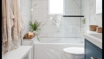 עיצוב חדר רחצה על החוף לחופשה מרגיעה