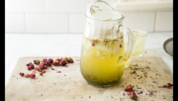 טקסי בוקר: אימוץ את התענוגות המצוננים של תה ירוק קר