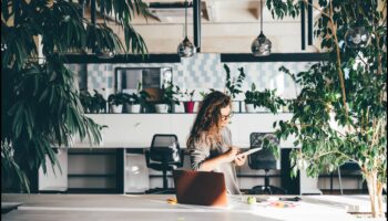 אמבס את הטבע: שילוב מושגי קישוט ביופיליים בבית שלך